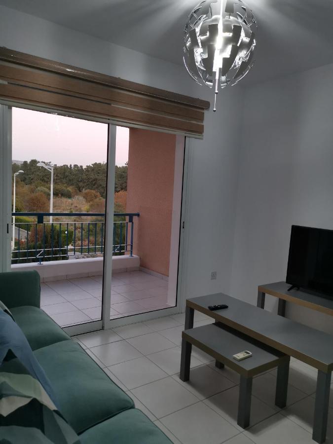 Iris Village, Near Kings Avenue Mall - By Imh Travel & Tours Pafos Zewnętrze zdjęcie